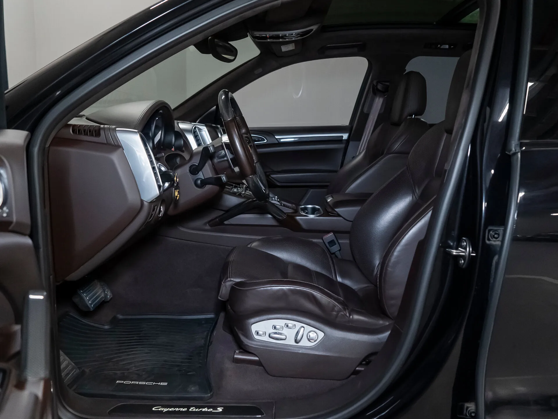 Porsche Cayenne Turbo S, Ii Рестайлинг (958) 2017 фото 8