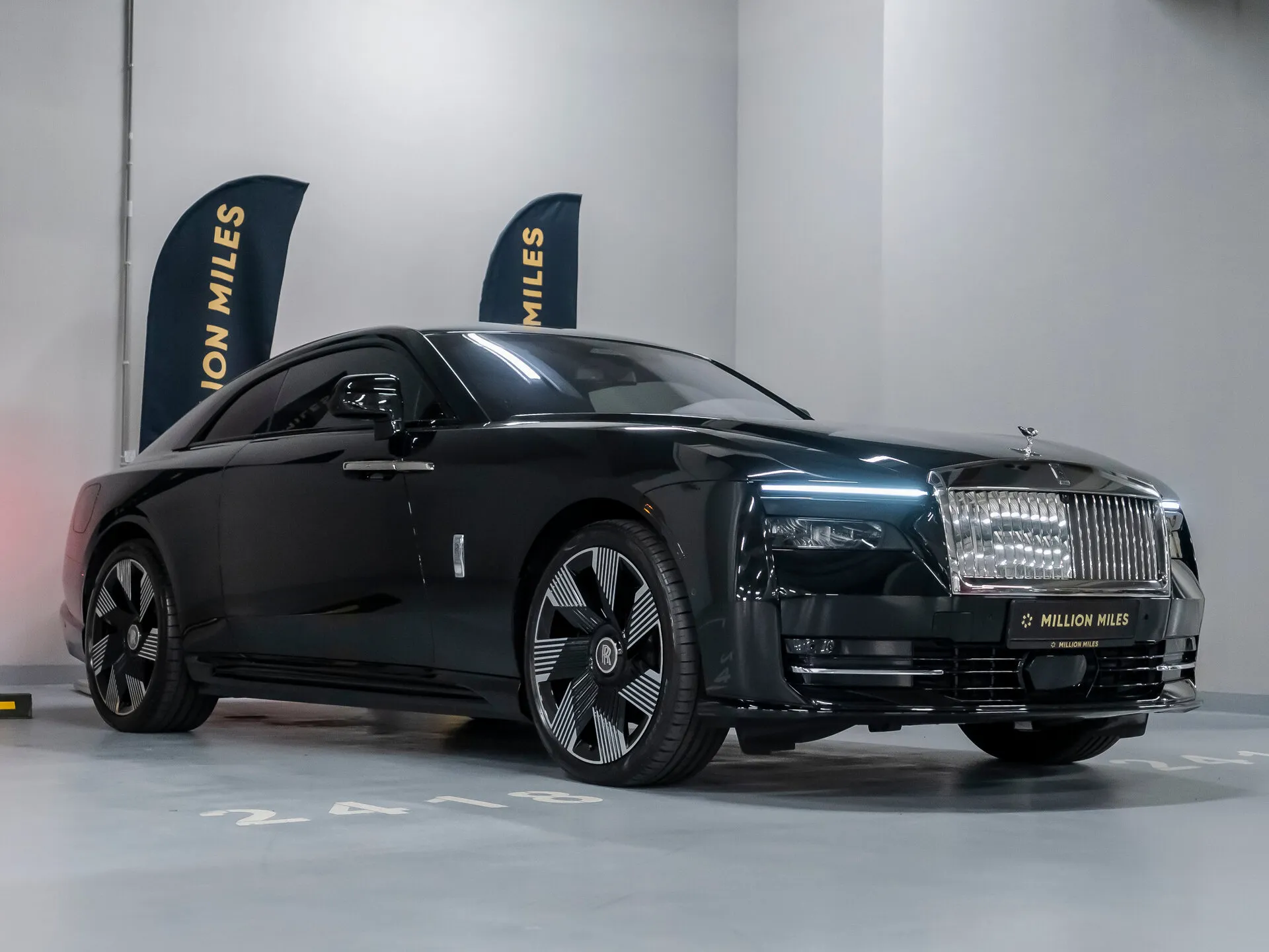 Rolls-Royce Spectre, I 2023 фото 3