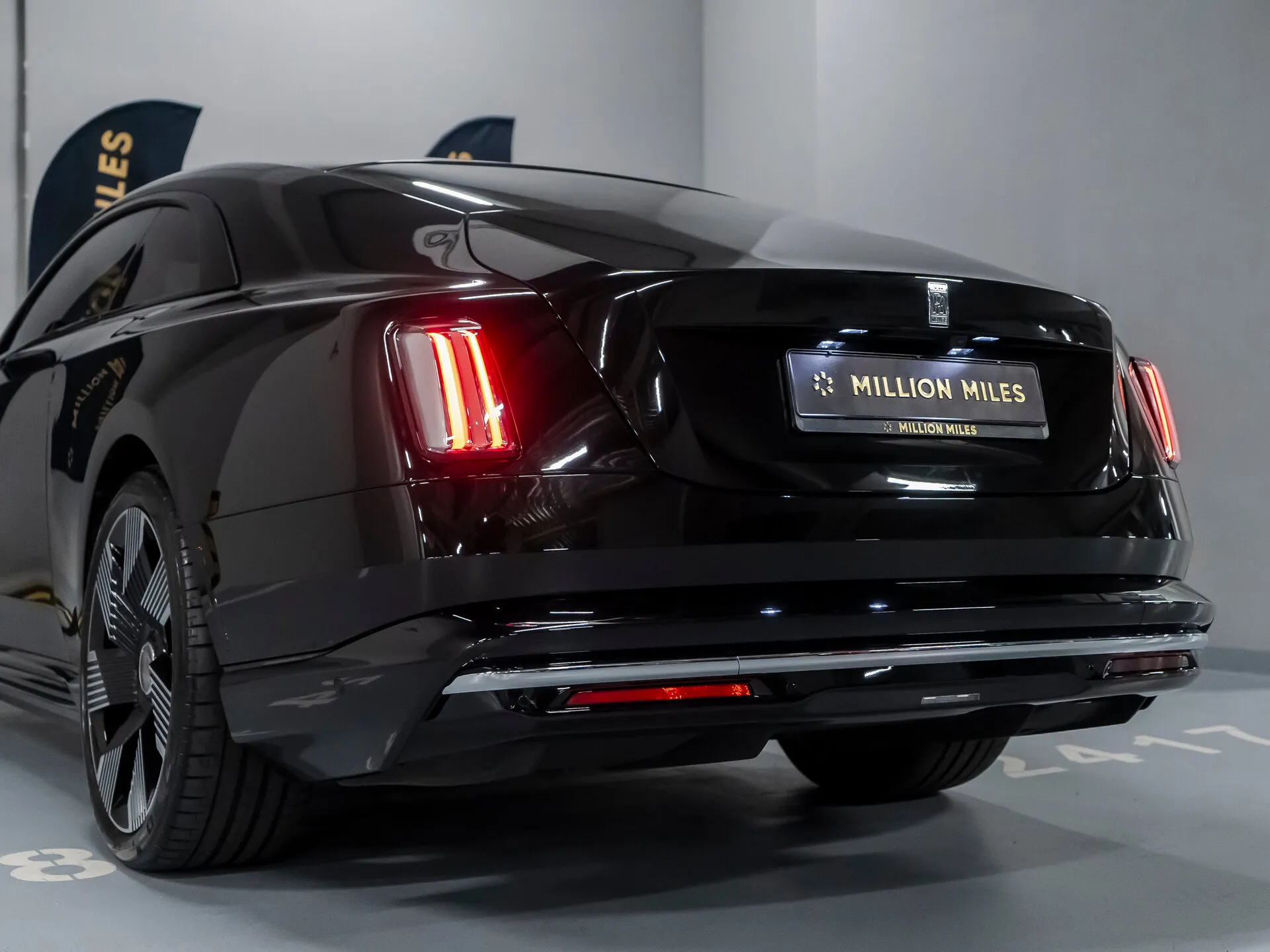 Rolls-Royce Spectre, I 2023 фото 8