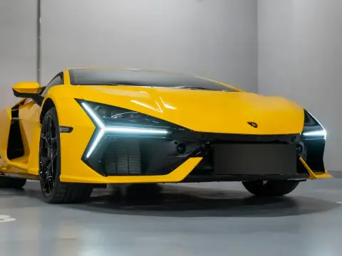 Lamborghini Revuelto, I 2025 — миниатюра 2