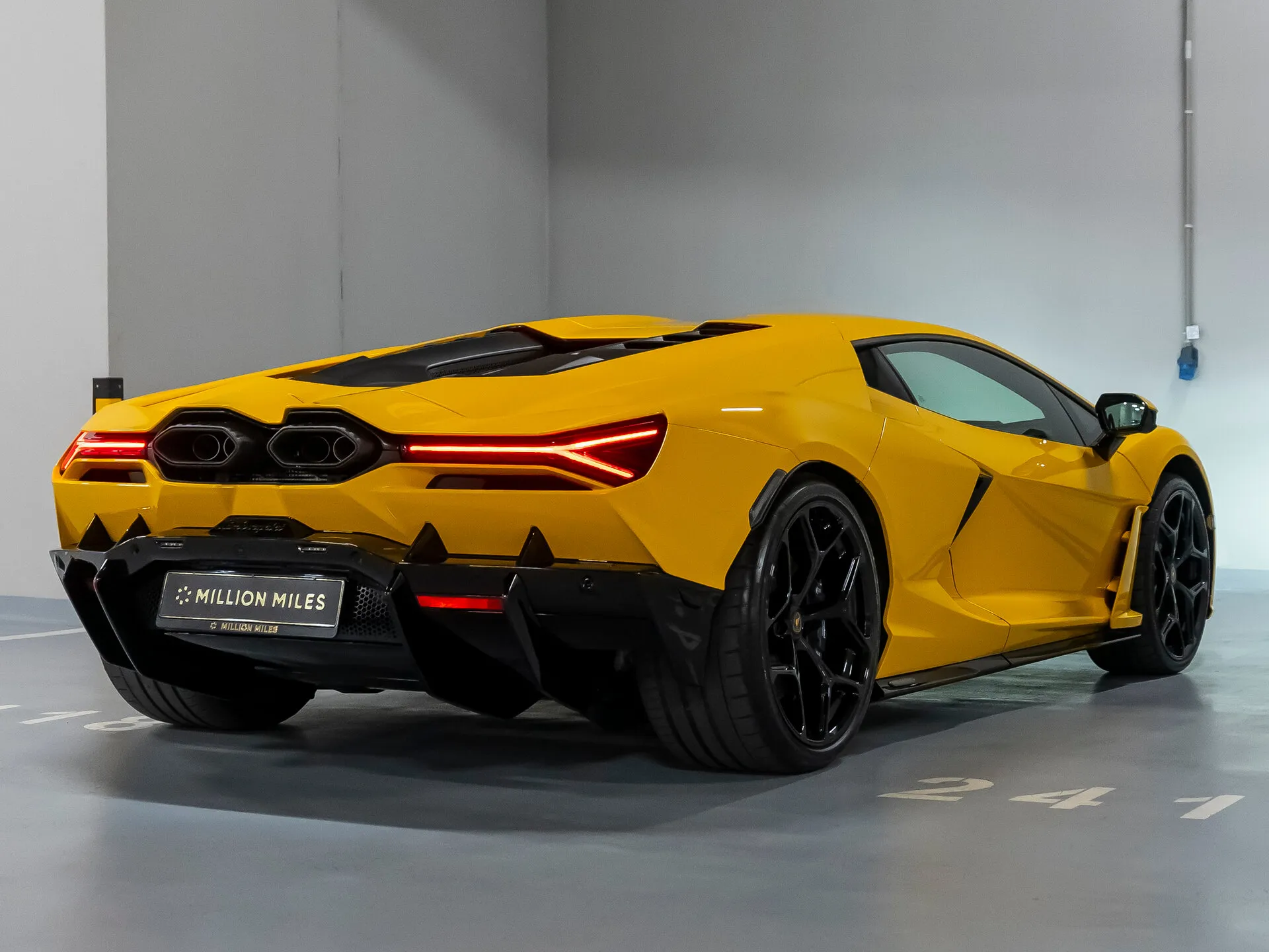 Lamborghini Revuelto, I 2025 фото 9