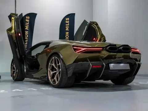 Lamborghini Revuelto, I 2025 — миниатюра 6