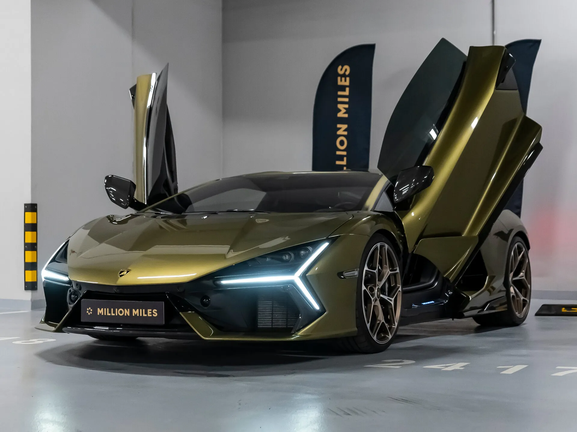 Lamborghini Revuelto, I 2025 фото 8