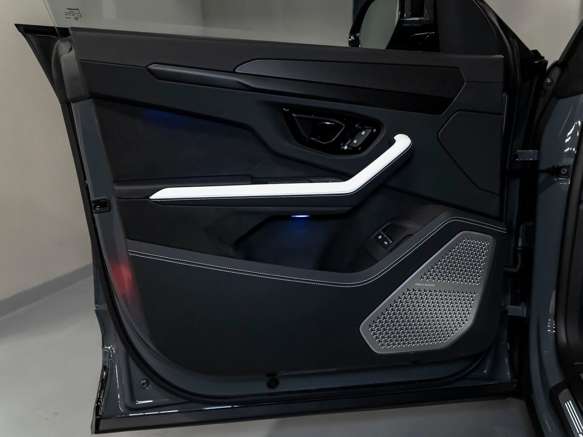 Lamborghini Urus Se, I Рестайлинг 2025 фото 10