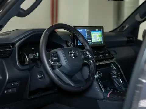 Toyota Land Cruiser, 300 Series 2024 — миниатюра 9