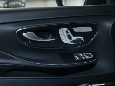 Mercedes-Benz V-Класс, Iii (W447) Рестайлинг 2 2024 — миниатюра 7