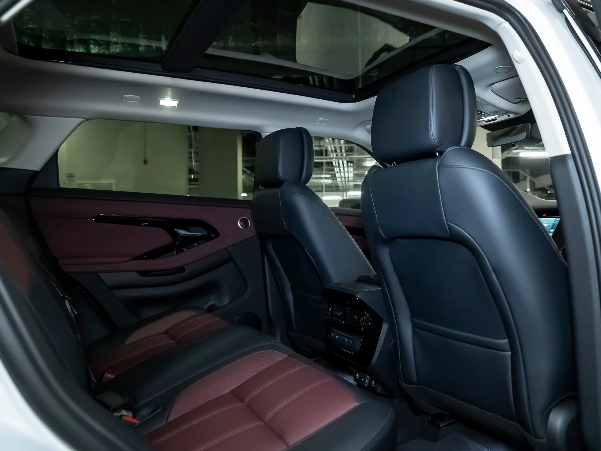 Land Rover Range Rover Evoque Long, Ii Рестайлинг 2024 фото 4