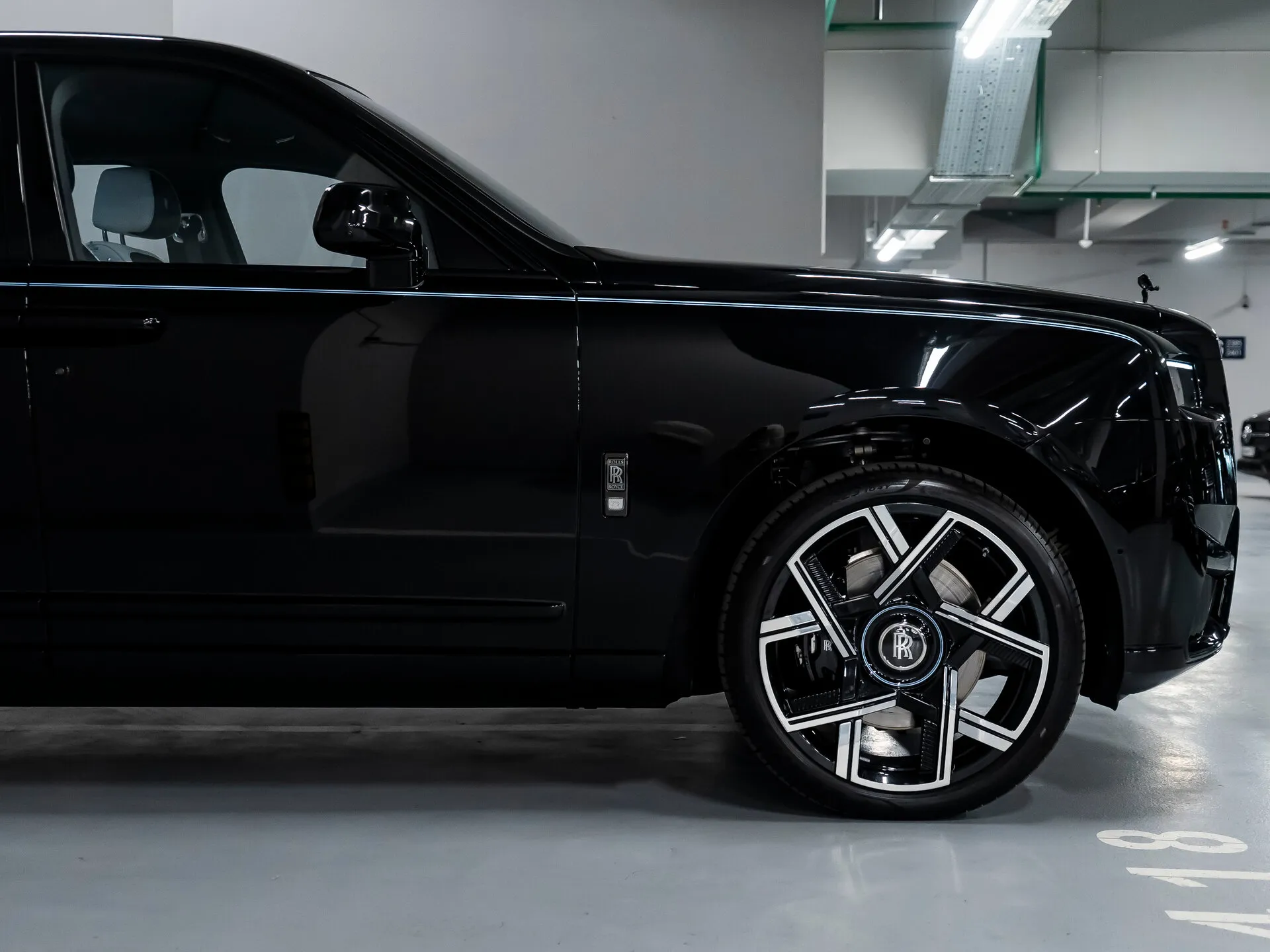 Rolls-Royce Cullinan Black Badge, I Рестайлинг 2025 фото 3