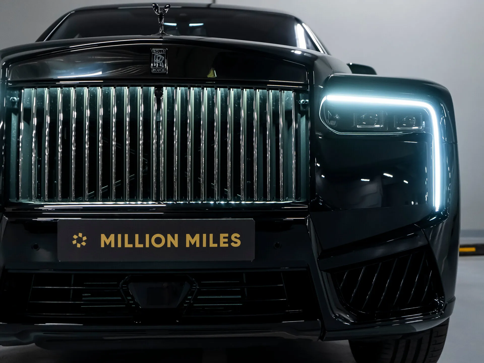 Rolls-Royce Cullinan Black Badge, I Рестайлинг 2025 фото 10