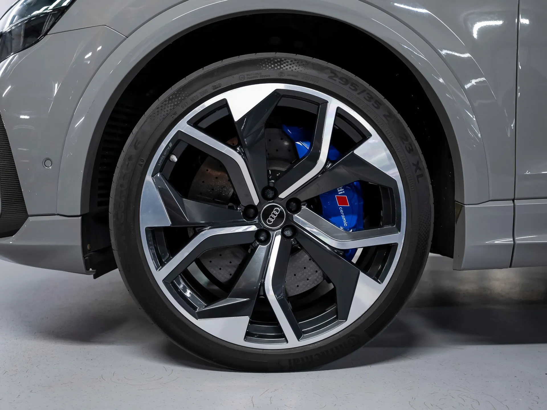 Audi RS Q8, I 2022 фото 2