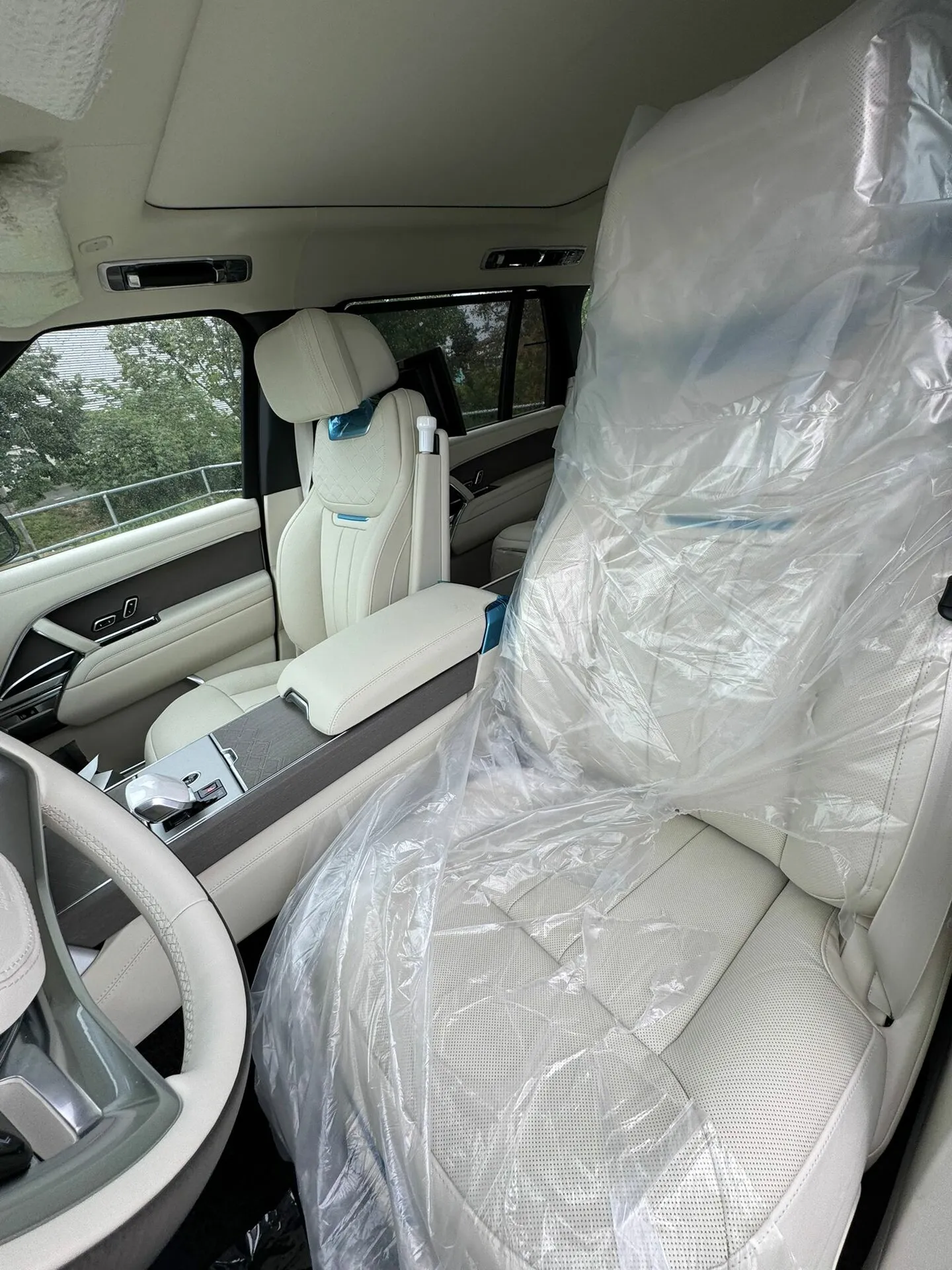 Land Rover Range Rover Long, V 2025 фото 8