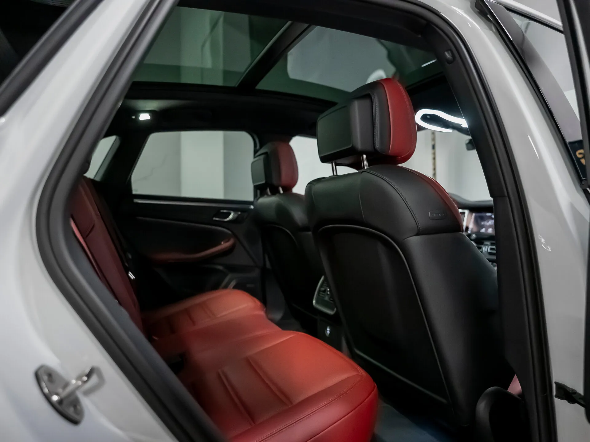 Porsche Macan, I Рестайлинг 2 2024 фото 3