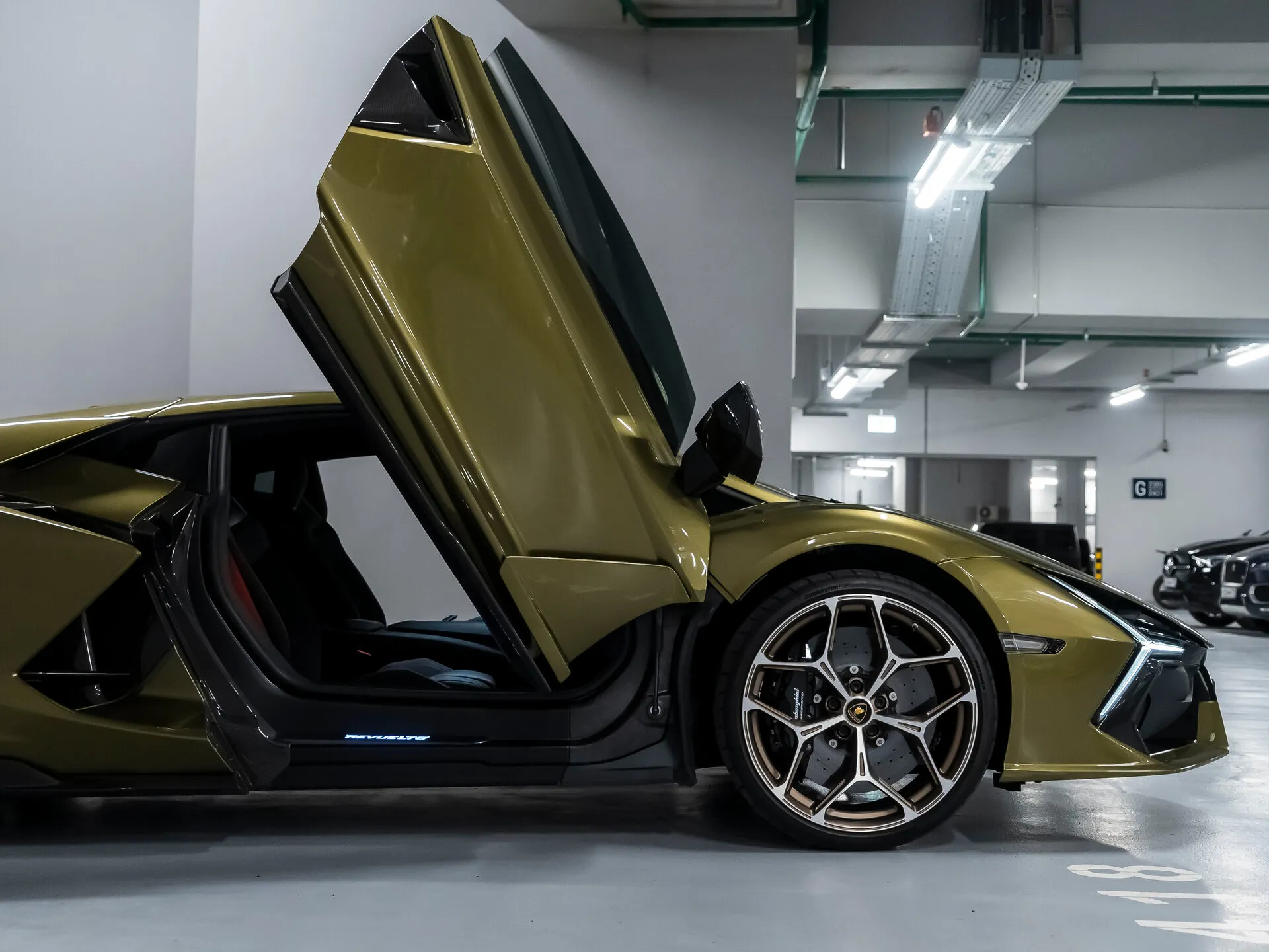 Lamborghini Revuelto, I 2025 фото 7