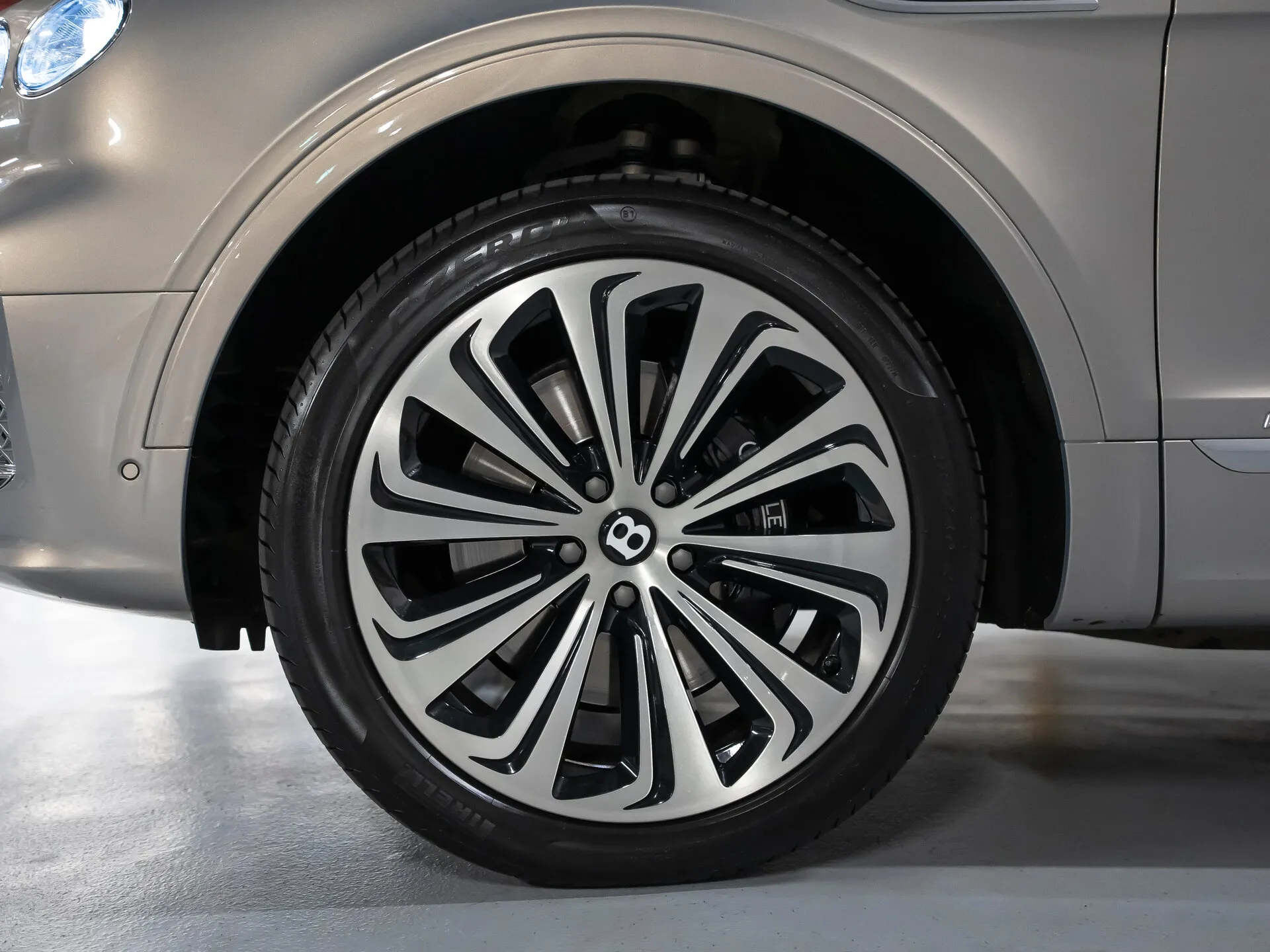 Bentley Bentayga, I Рестайлинг 2022 фото 10