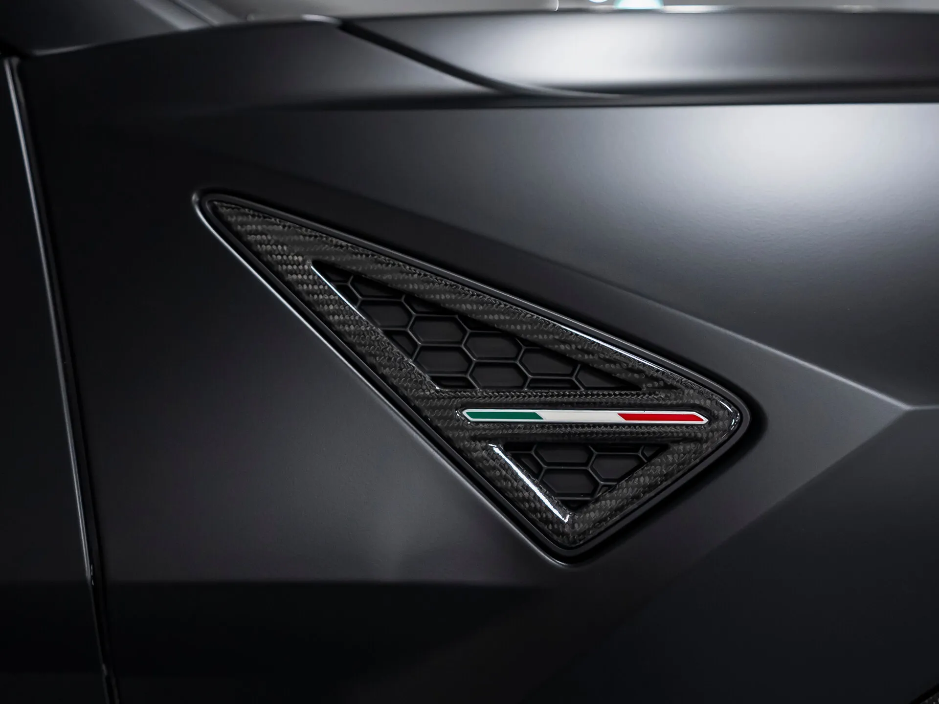 Lamborghini Urus, I Рестайлинг 2024 фото 8
