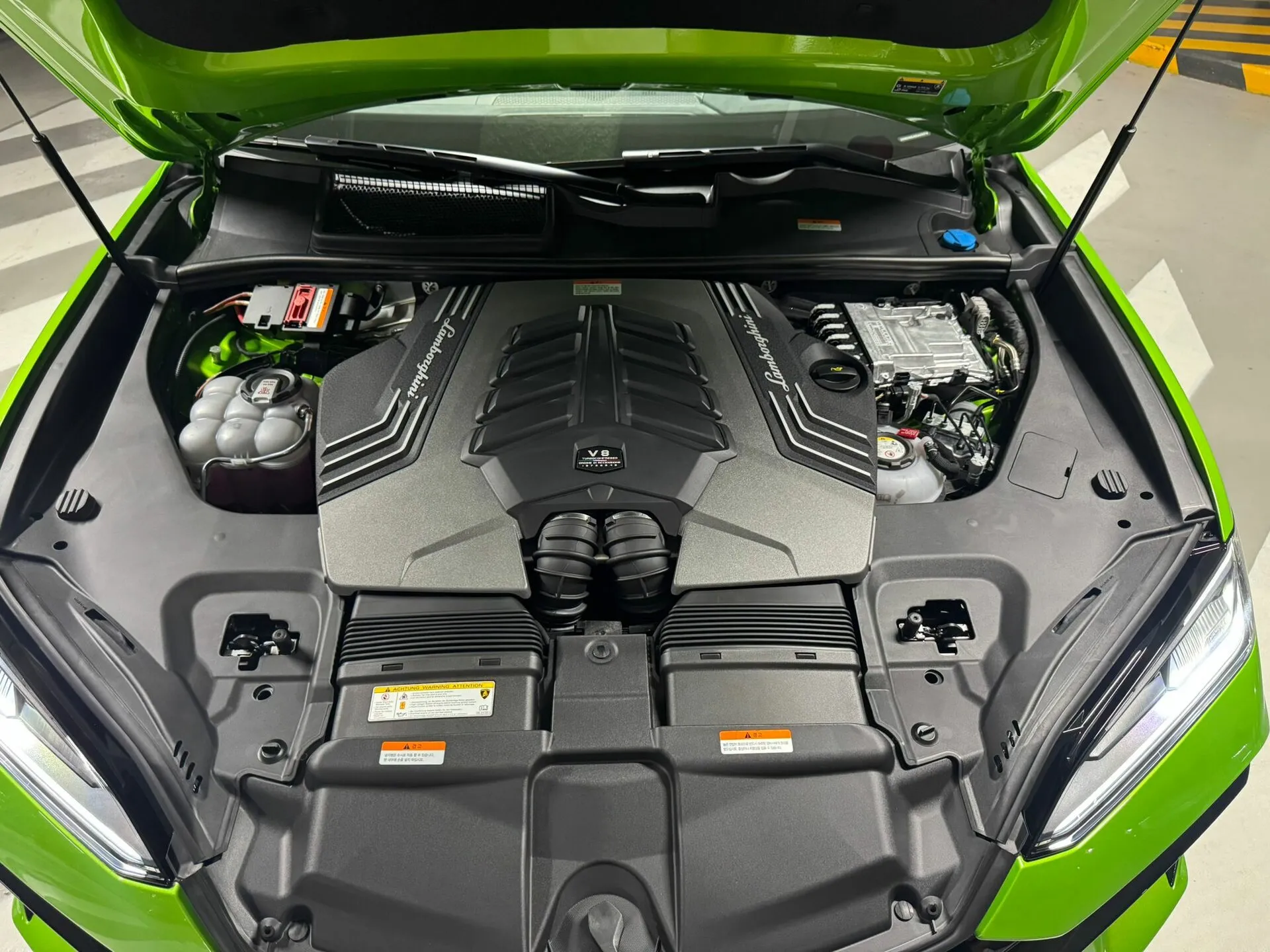 Lamborghini Urus Se, I Рестайлинг 2025 фото 3