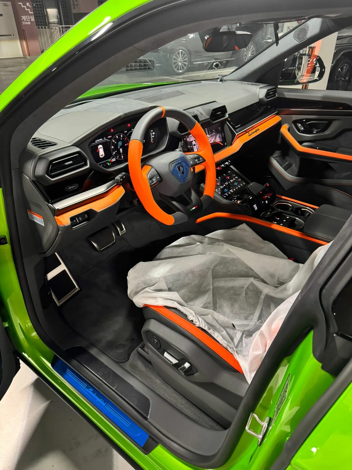 Lamborghini Urus Se, I Рестайлинг 2025 фото 6