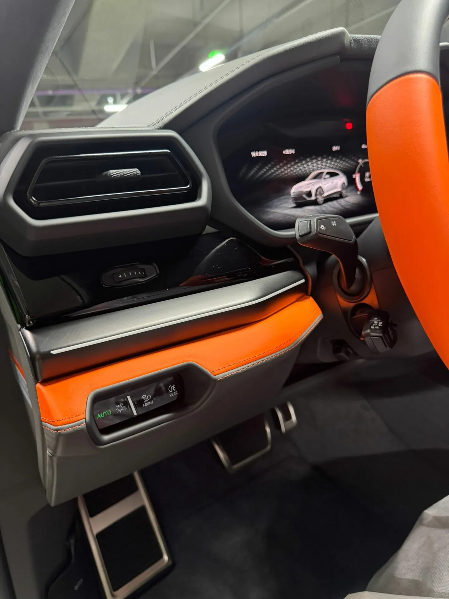 Lamborghini Urus Se, I Рестайлинг 2025 фото 10