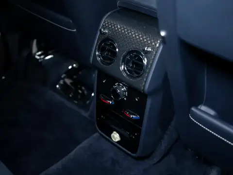 Rolls-Royce Cullinan Black Badge, I 2021 — миниатюра 1