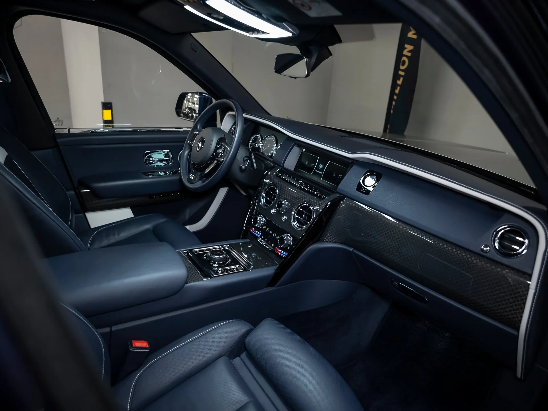 Rolls-Royce Cullinan Black Badge, I 2021 фото 4