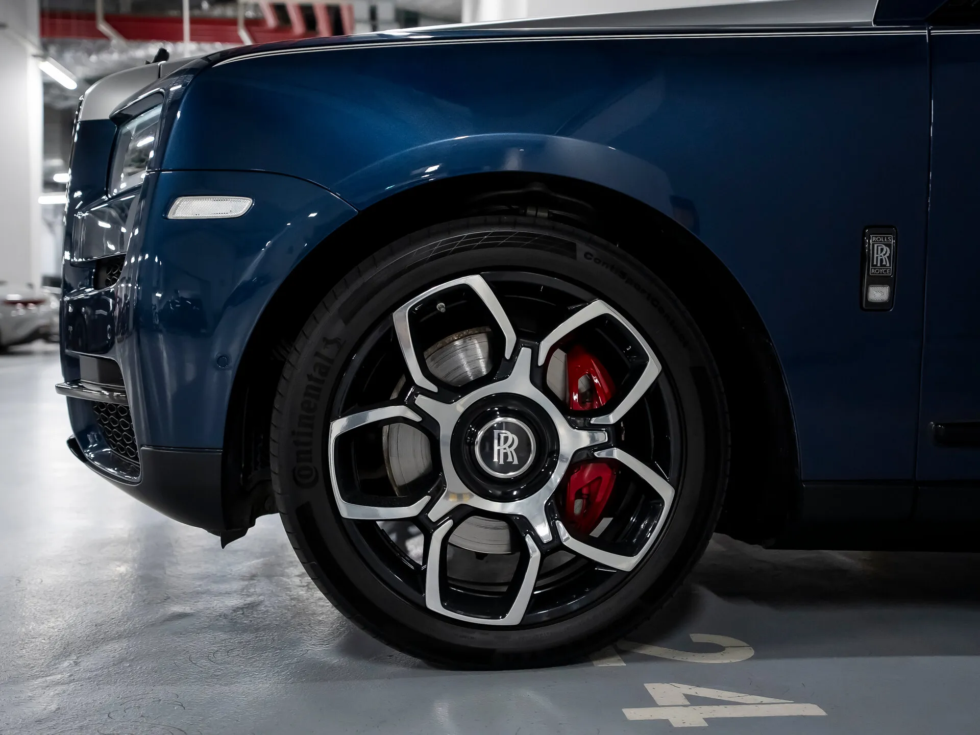 Rolls-Royce Cullinan Black Badge, I 2021 фото 6