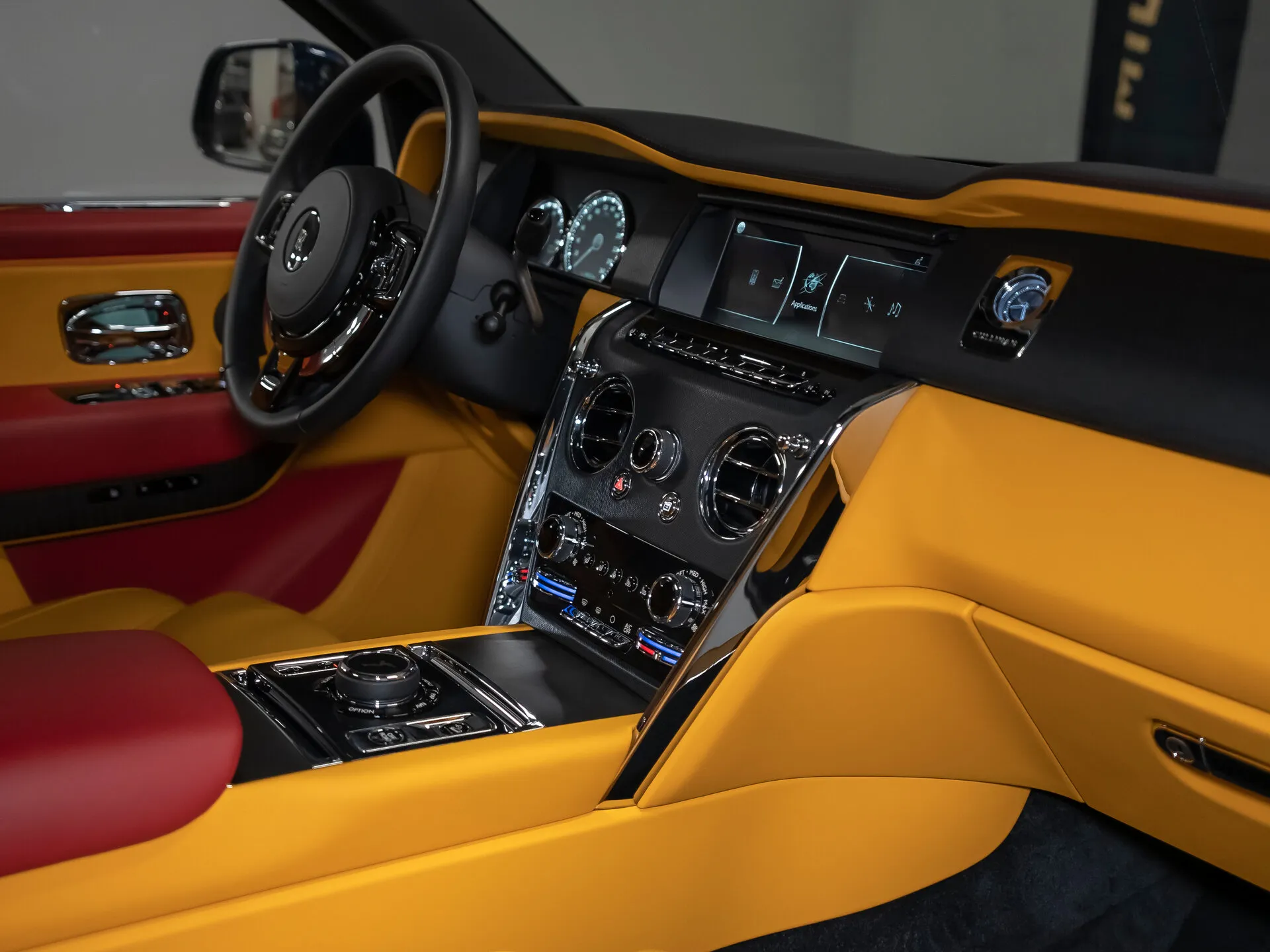 Rolls-Royce Cullinan, I 2021 фото 2