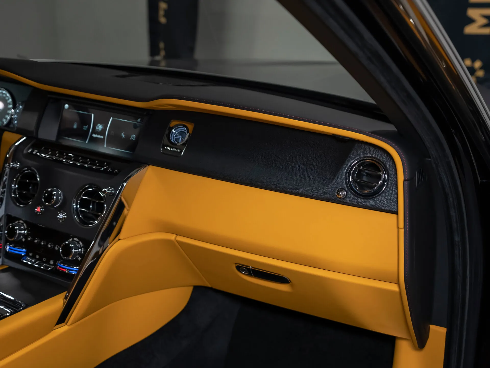Rolls-Royce Cullinan, I 2021 фото 3