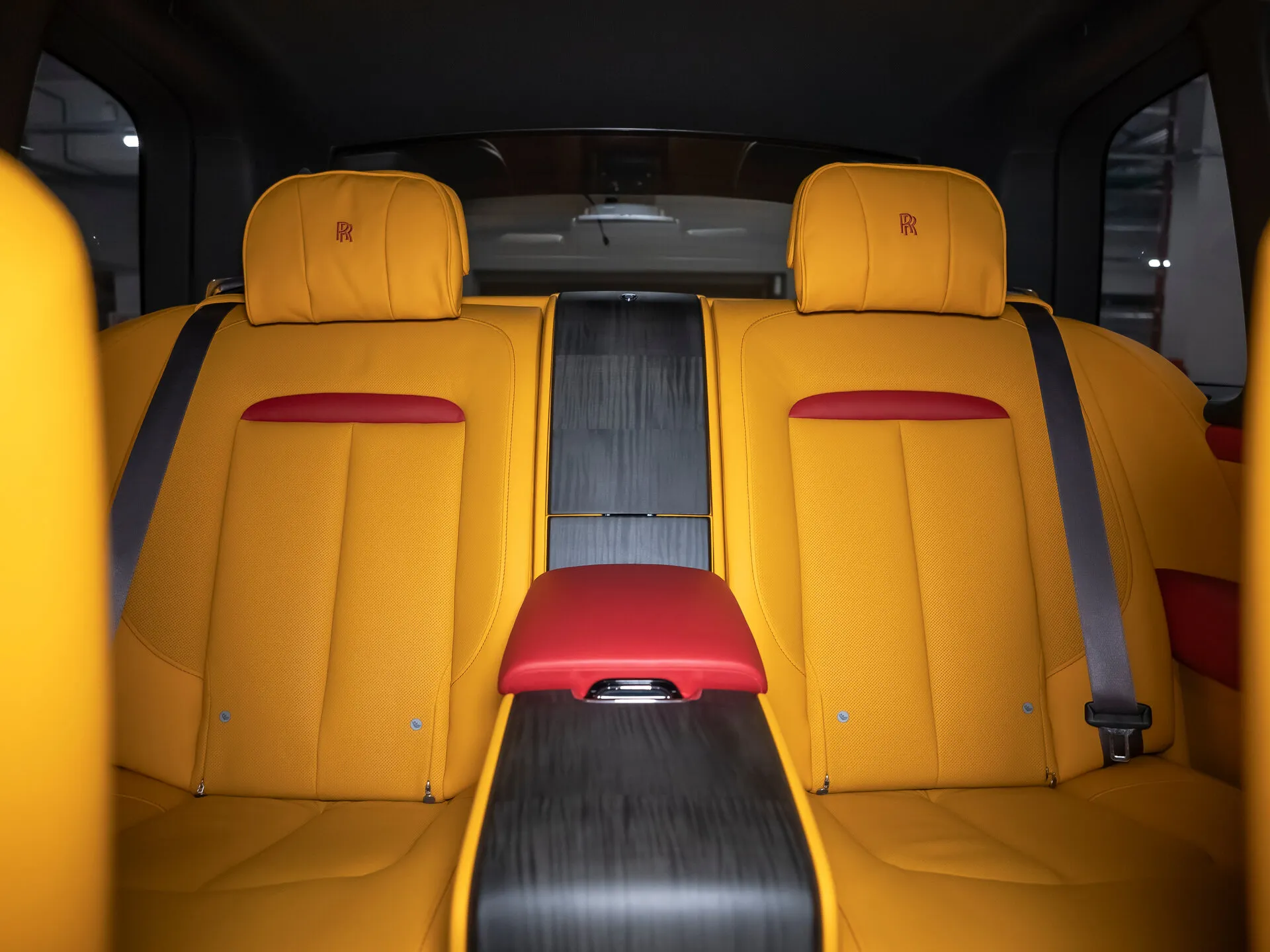 Rolls-Royce Cullinan, I 2021 фото 10