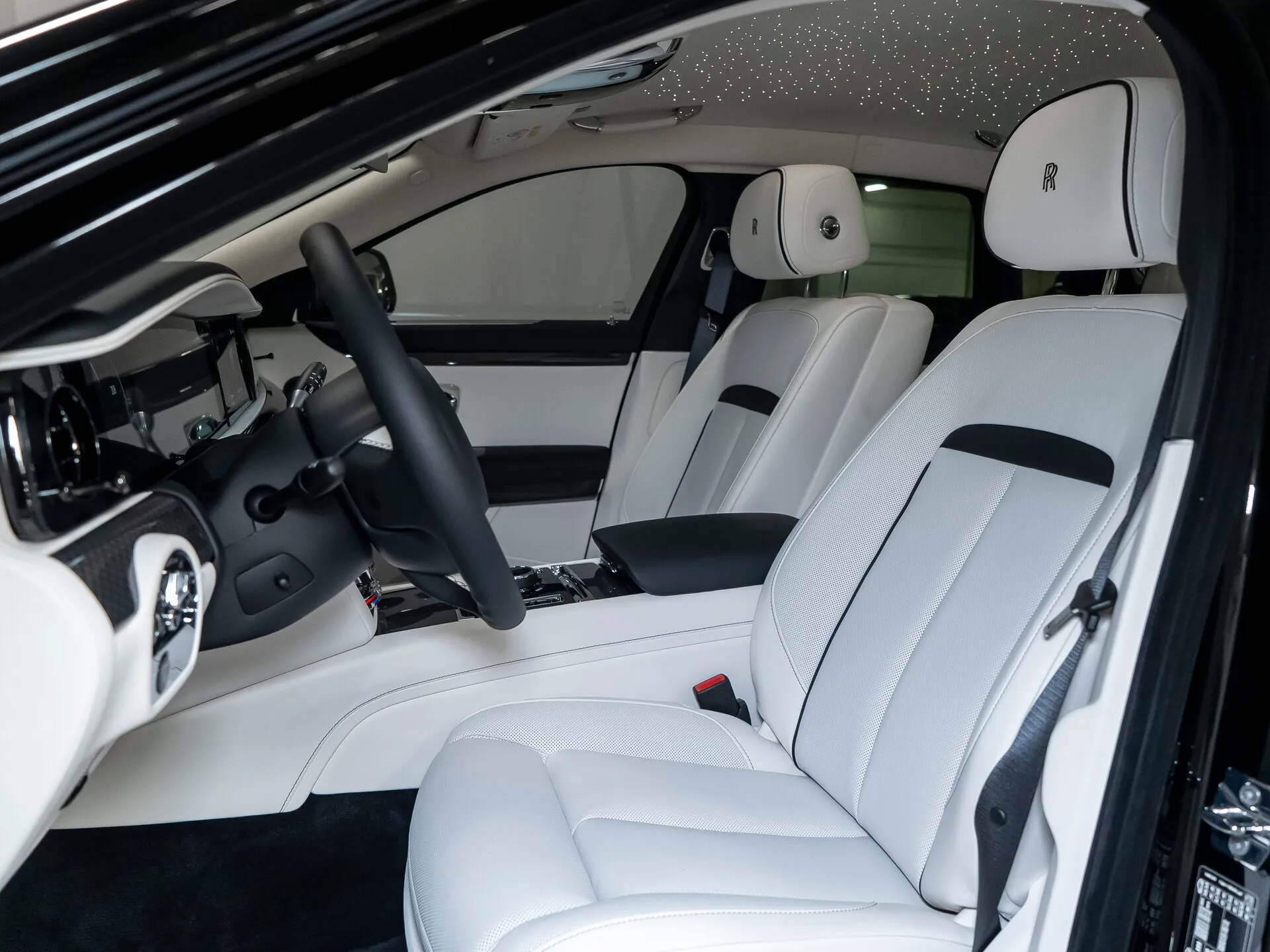 Rolls-Royce Ghost Black Badge, Ii Рестайлинг (Series Ii) 2025 фото 2
