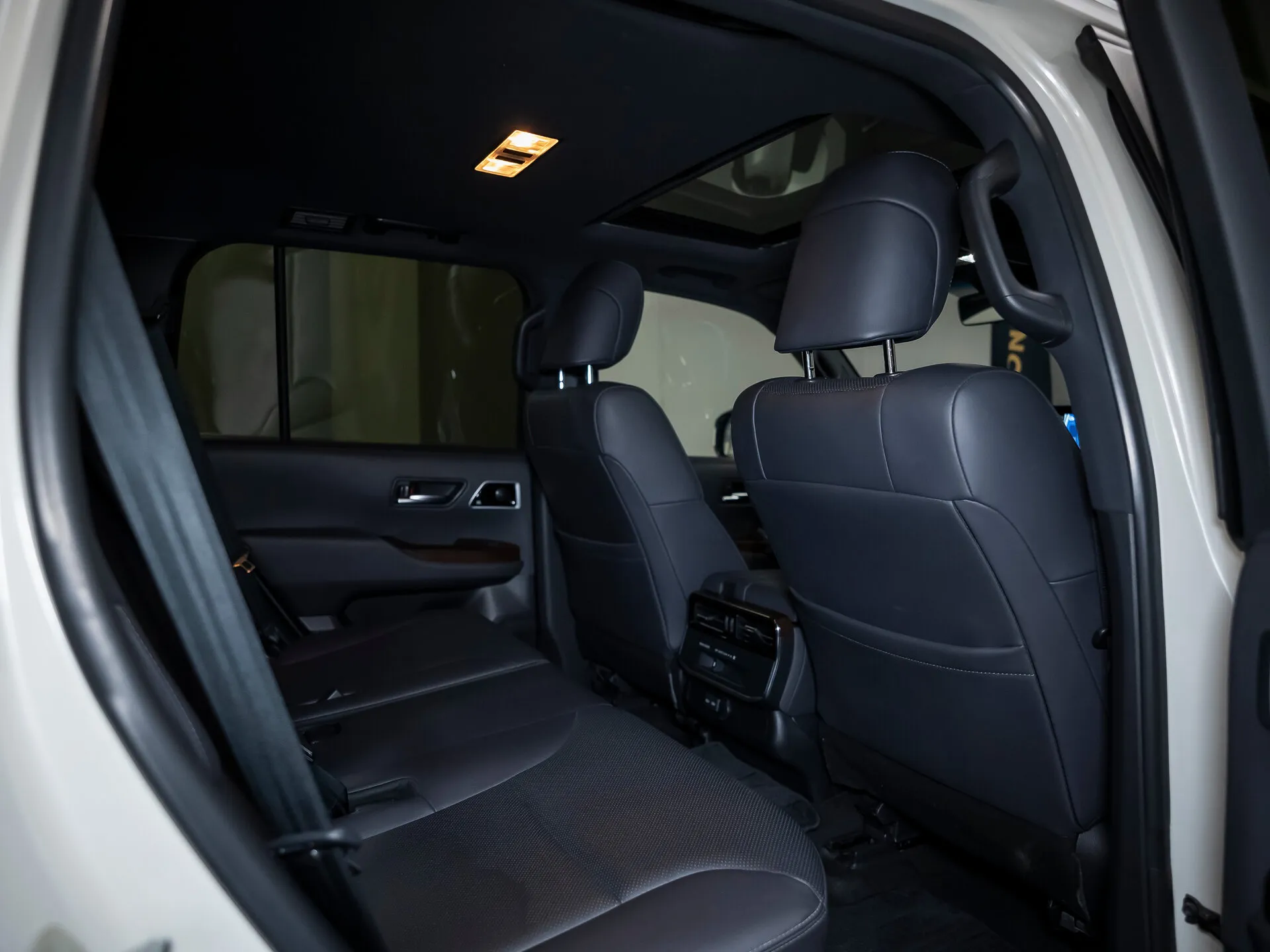 Toyota Land Cruiser, 300 Series 2022 фото 2