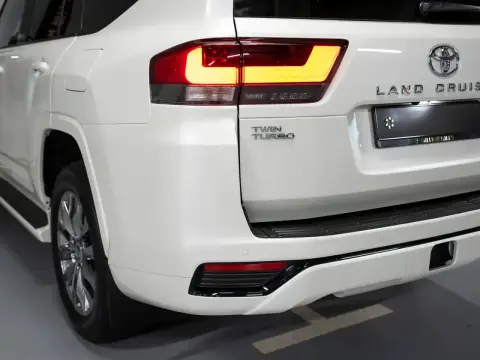 Toyota Land Cruiser, 300 Series 2022 — миниатюра 3