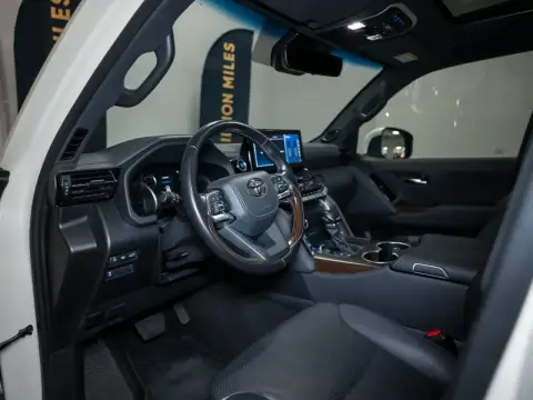 Toyota Land Cruiser, 300 Series 2022 — миниатюра 7