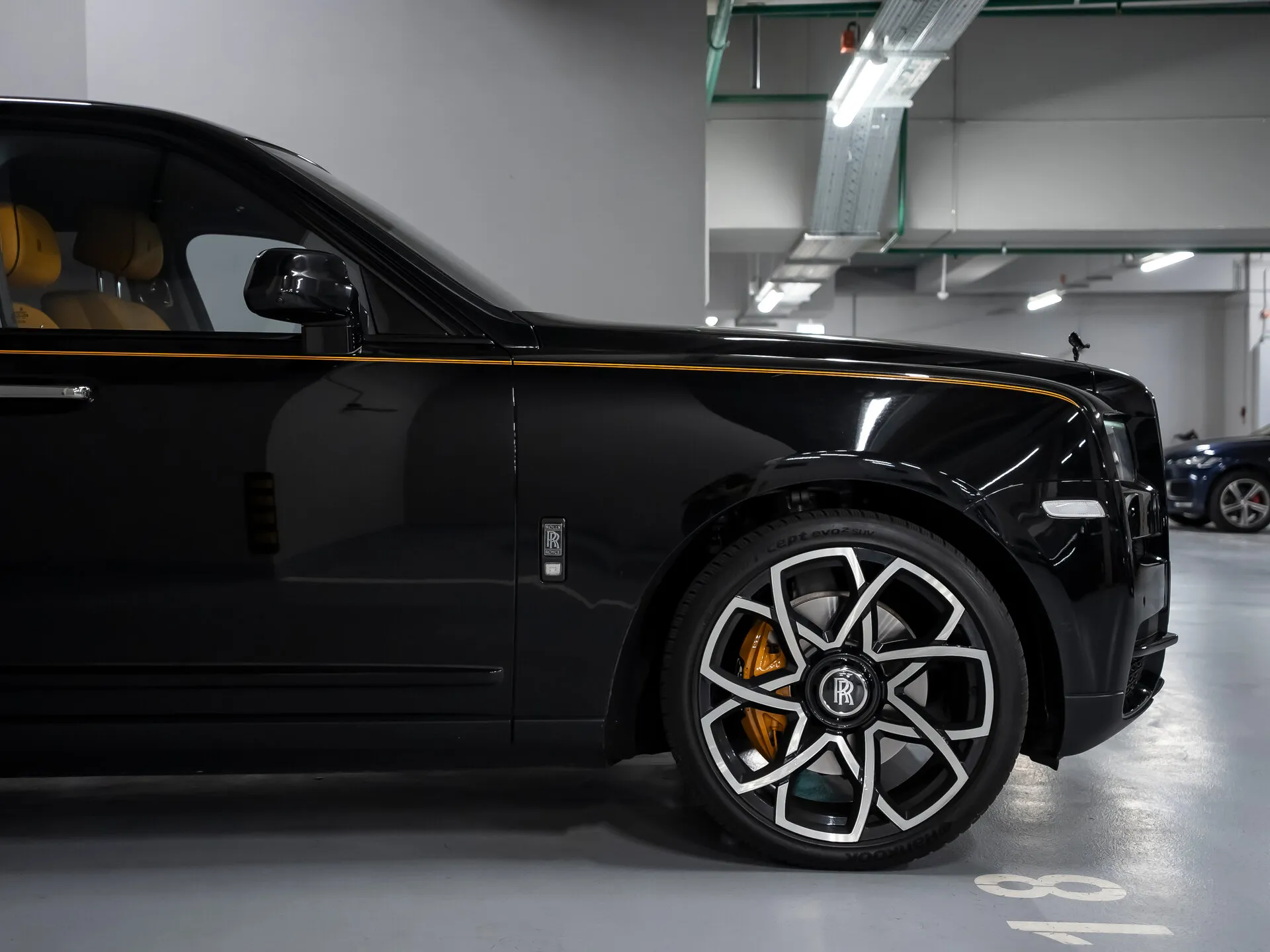 Rolls-Royce Cullinan Black Badge, I 2022 фото 5
