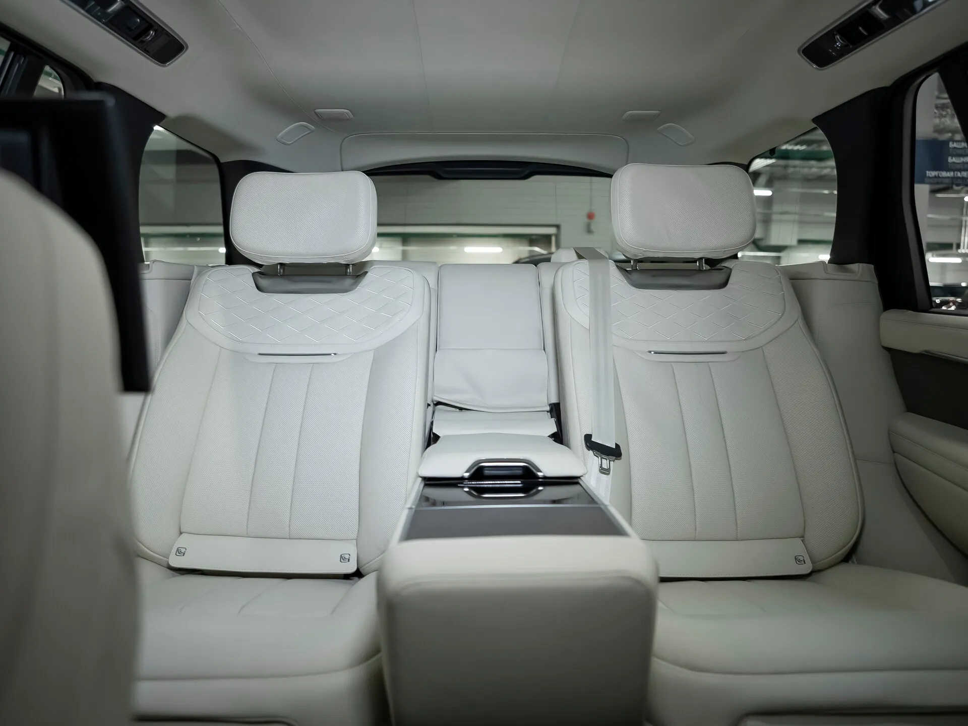 Land Rover Range Rover Long, V 2025 фото 9