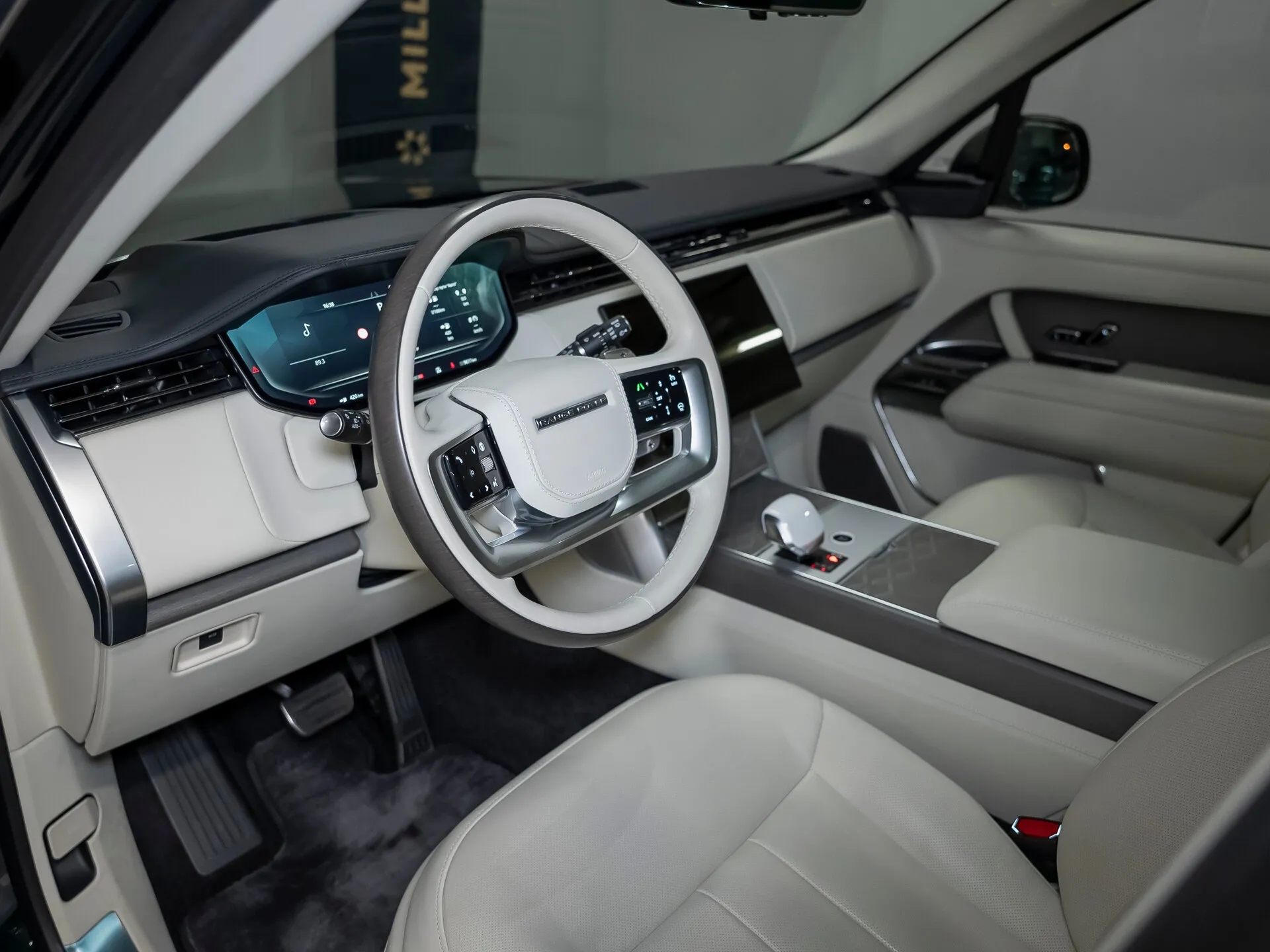 Land Rover Range Rover, V 2023 фото 2