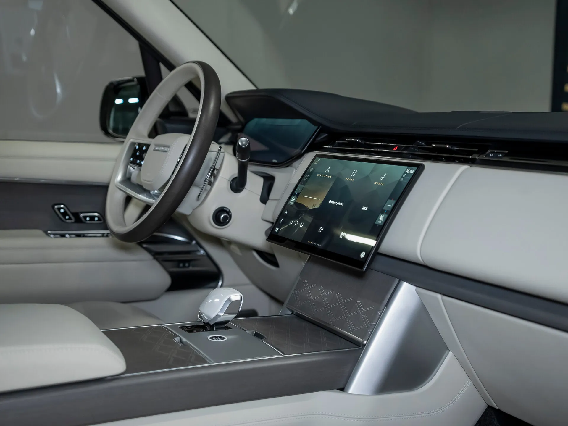 Land Rover Range Rover, V 2023 фото 7