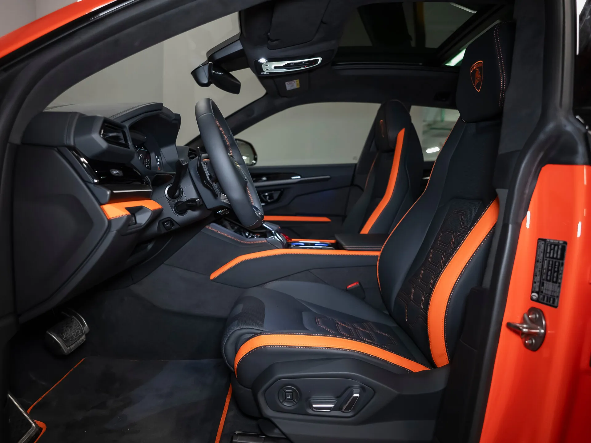 Lamborghini Urus Se, I Рестайлинг 2025 фото 9