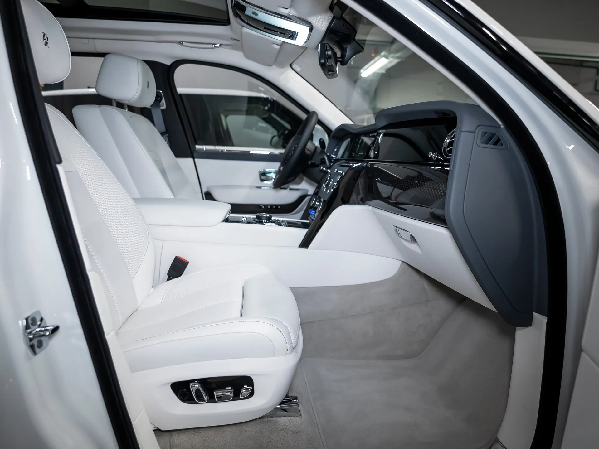 Rolls-Royce Cullinan, I Рестайлинг 2025 фото 6