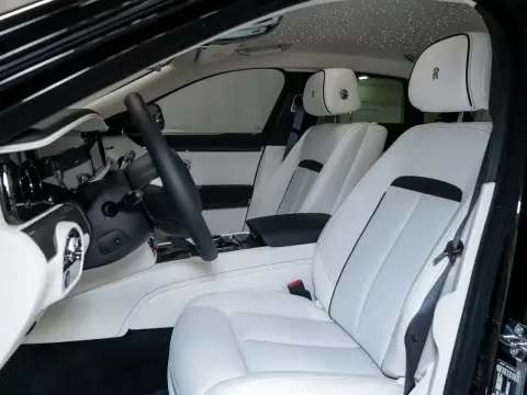 Rolls-Royce Ghost, Ii Рестайлинг (Series Ii) 2025 — миниатюра 1