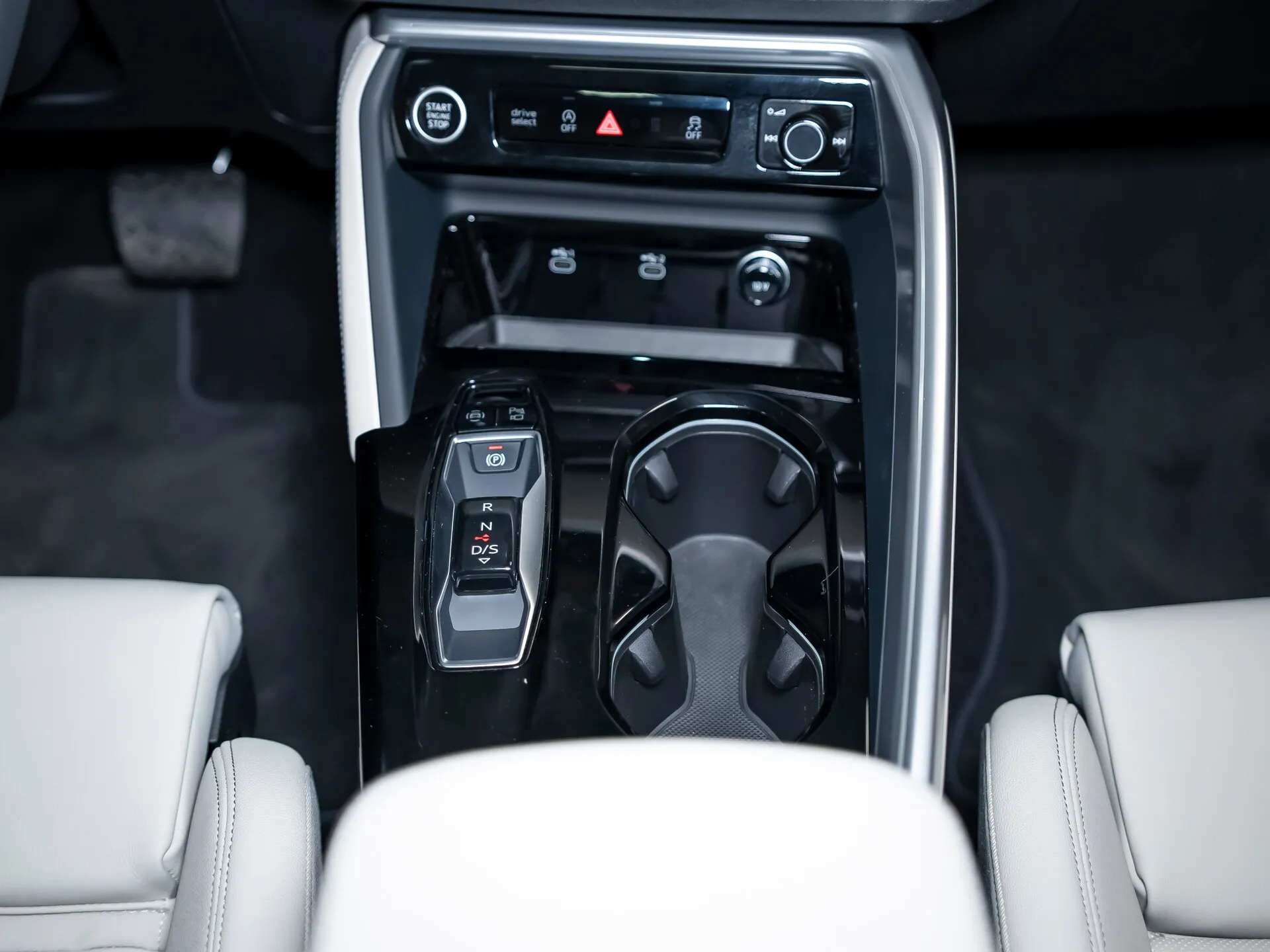 Audi Q5 Sportback, Ii (Gu) 2025 фото 5