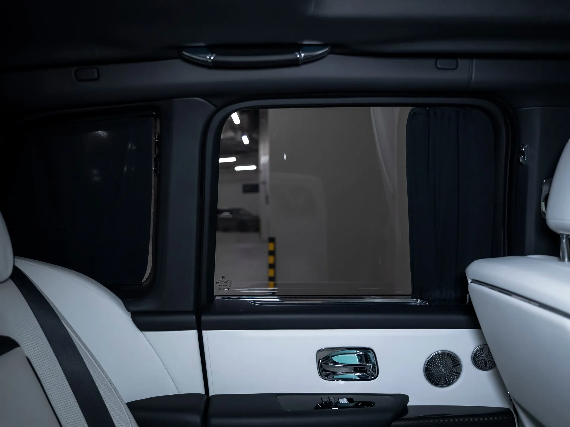 Rolls-Royce Cullinan Black Badge, I 2020 фото 4