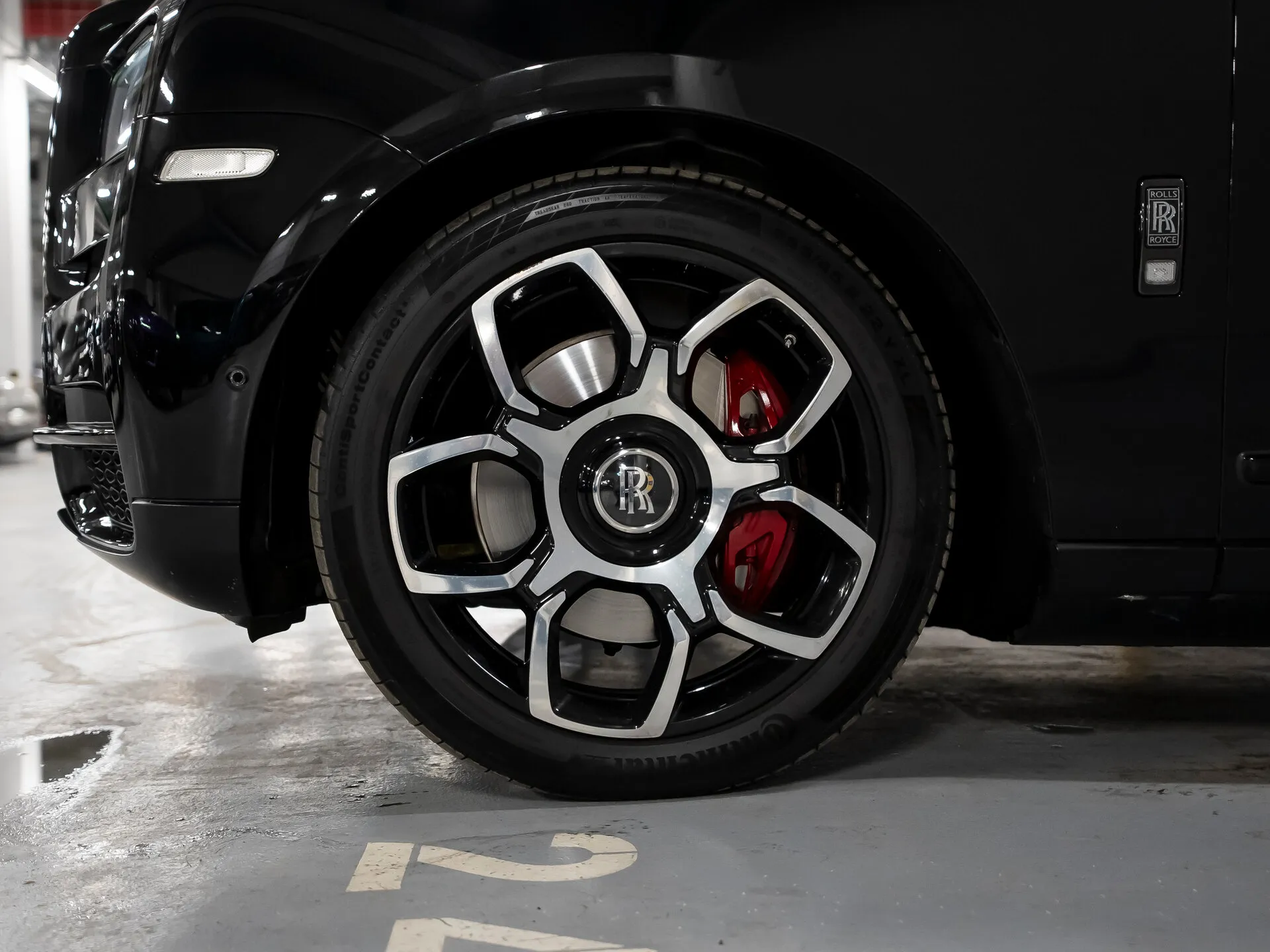 Rolls-Royce Cullinan Black Badge, I 2020 фото 6