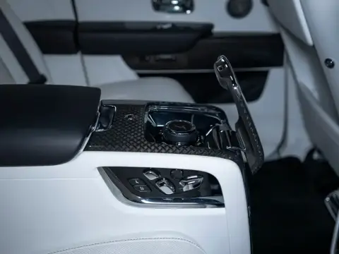 Rolls-Royce Cullinan Black Badge, I 2020 — миниатюра 7