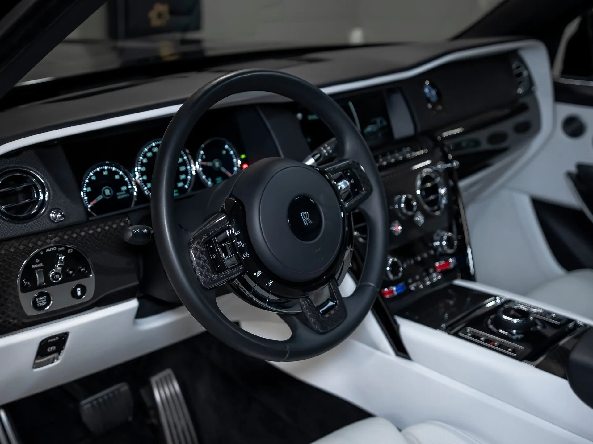 Rolls-Royce Cullinan Black Badge, I 2020 фото 10