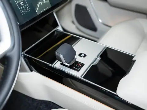 Land Rover Range Rover, V 2025 — миниатюра 1
