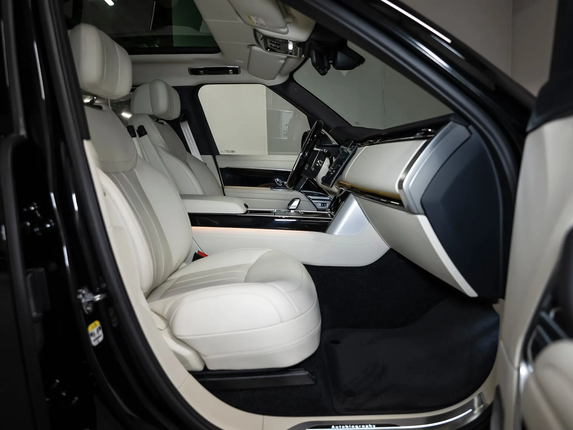 Land Rover Range Rover, V 2025 фото 10