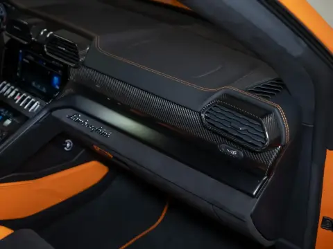 Lamborghini Urus, I 2021 — миниатюра 8