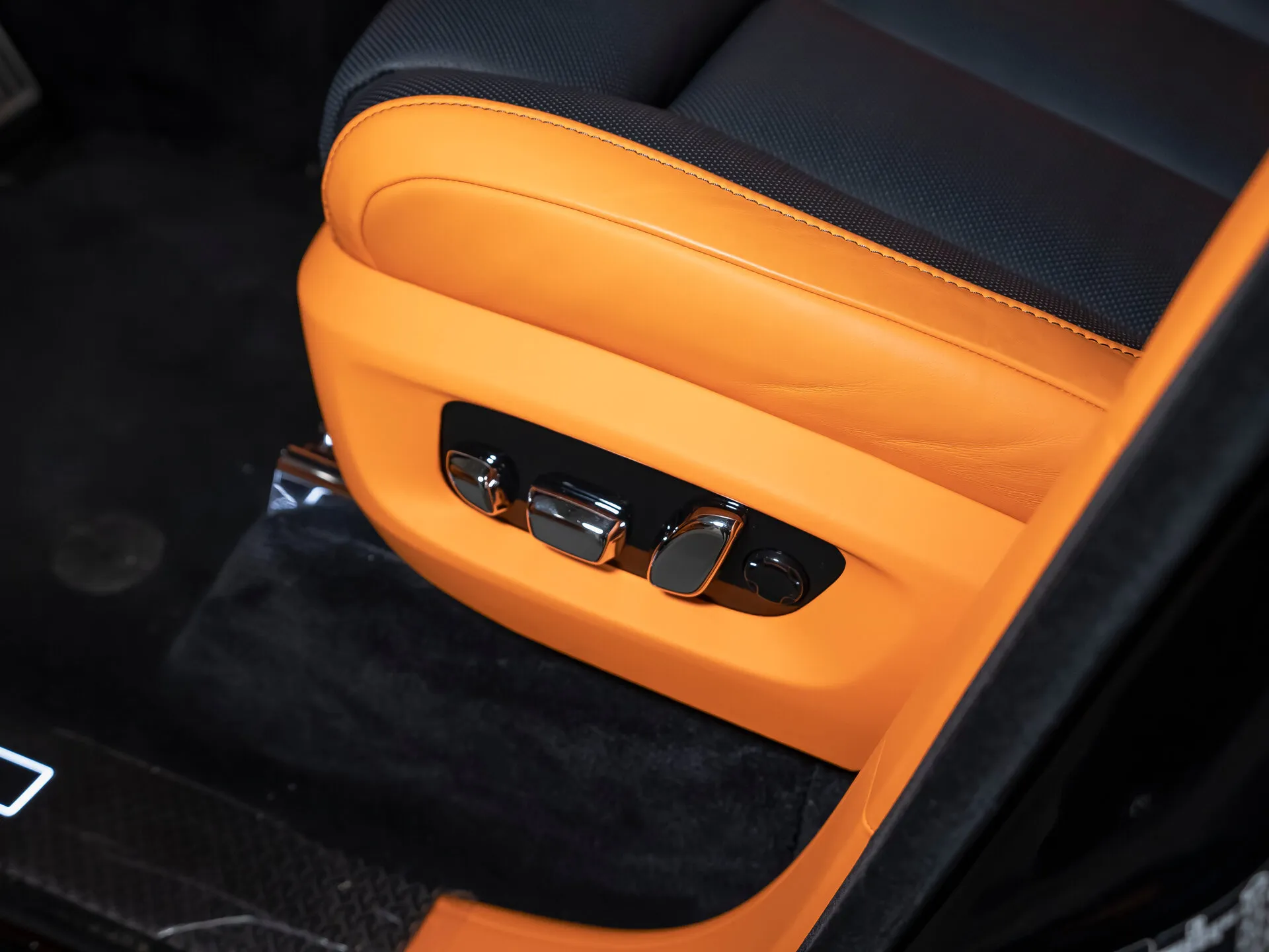 Rolls-Royce Cullinan, I Рестайлинг 2025 фото 10