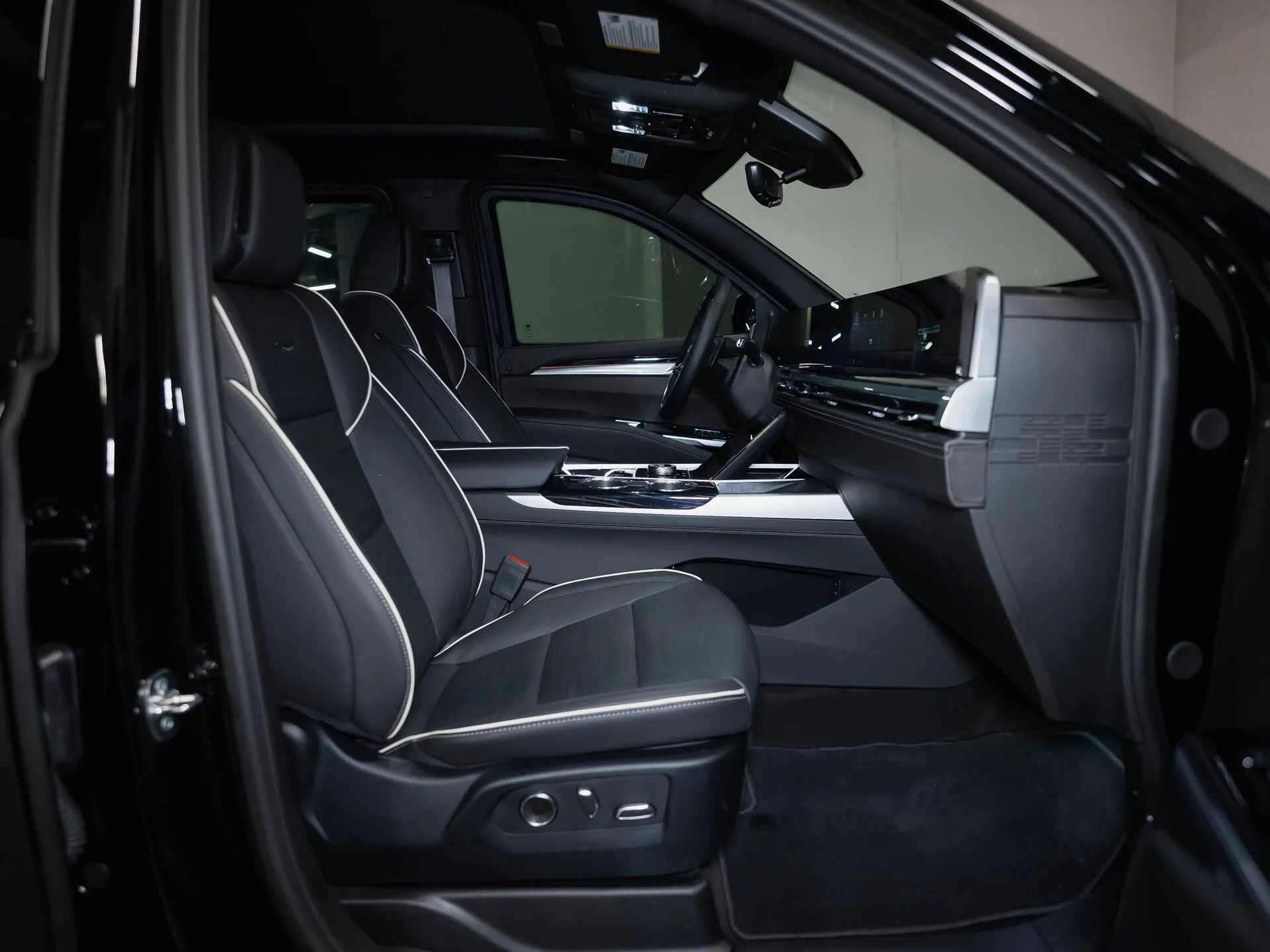 Cadillac Escalade, V Рестайлинг 2025 фото 7