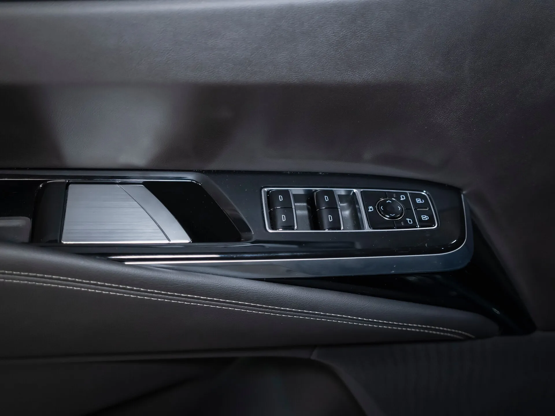 Cadillac Escalade, V Рестайлинг 2025 фото 9